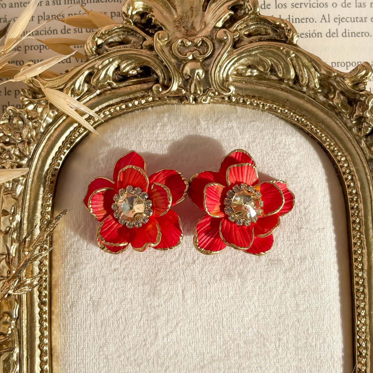 Fiorella - Red flower earrings with crystal beads in the middle
