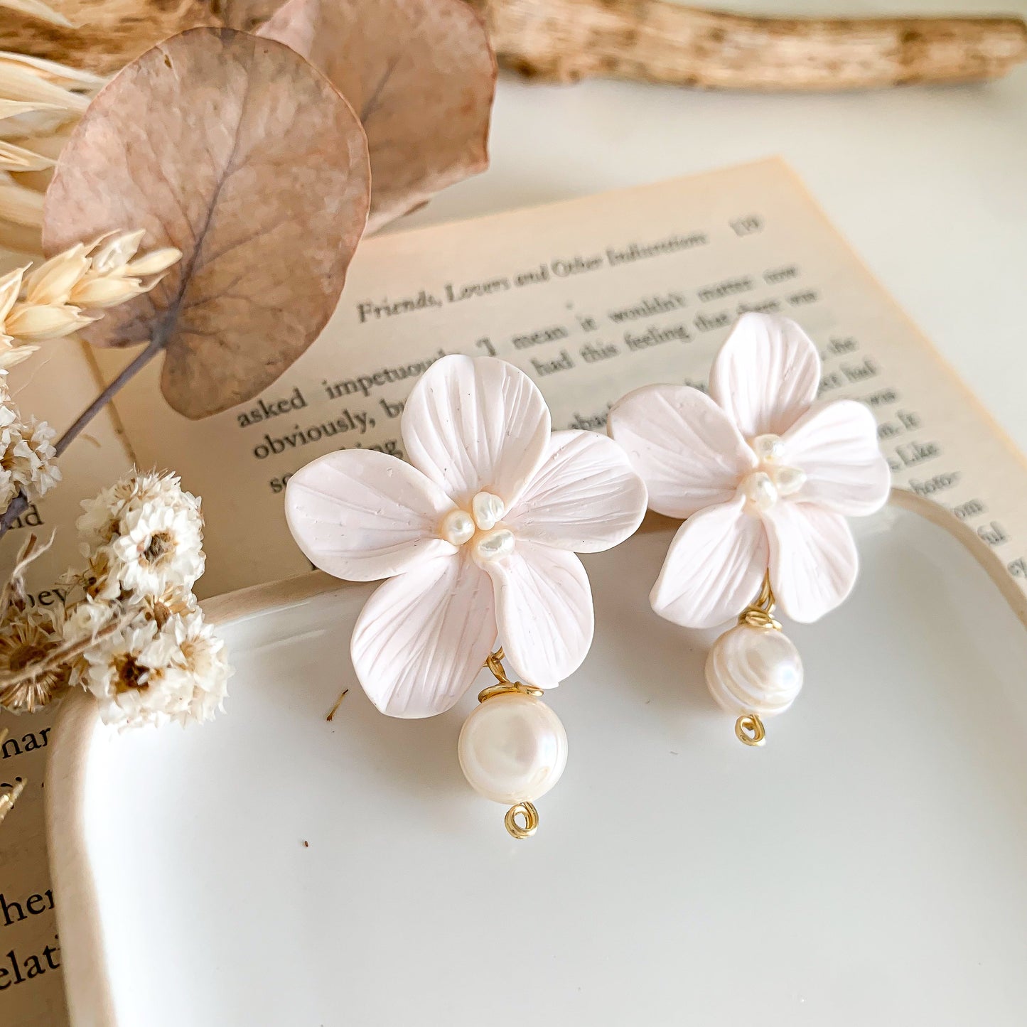 Elegant pearl flower drop earrings
