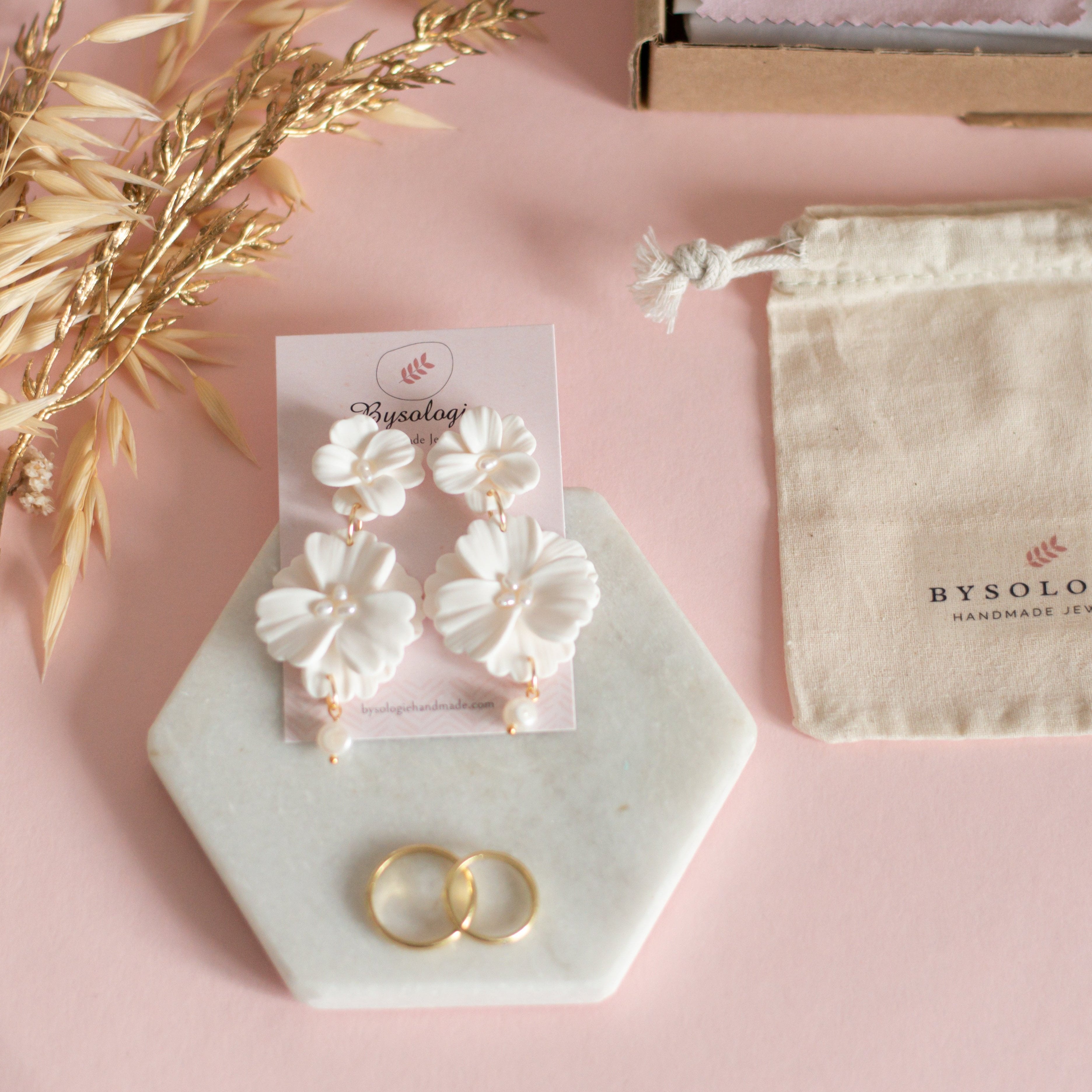 Anna – Bridal double flower statement earrings with pearls drop