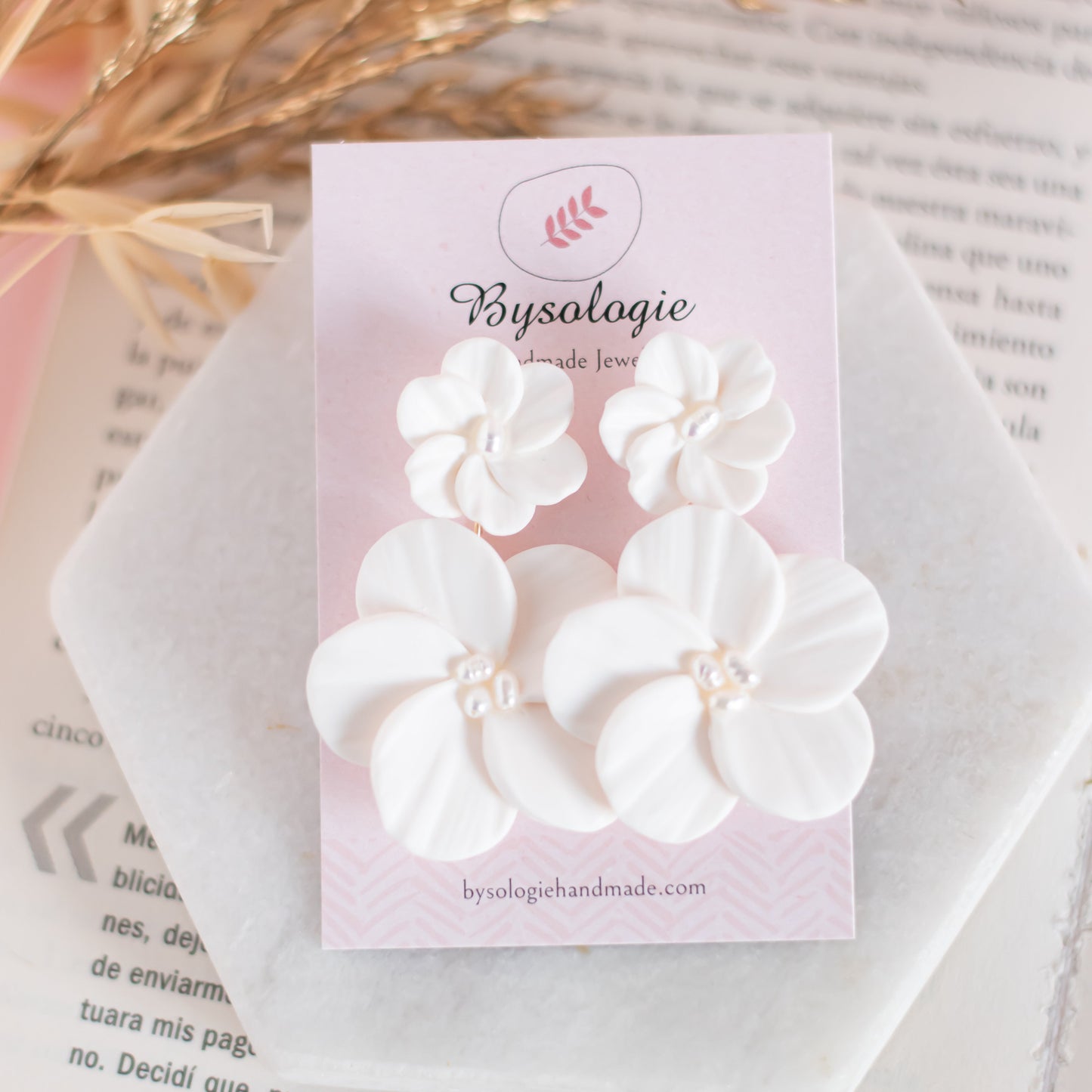 Alexa - Double flower earrings with pearls