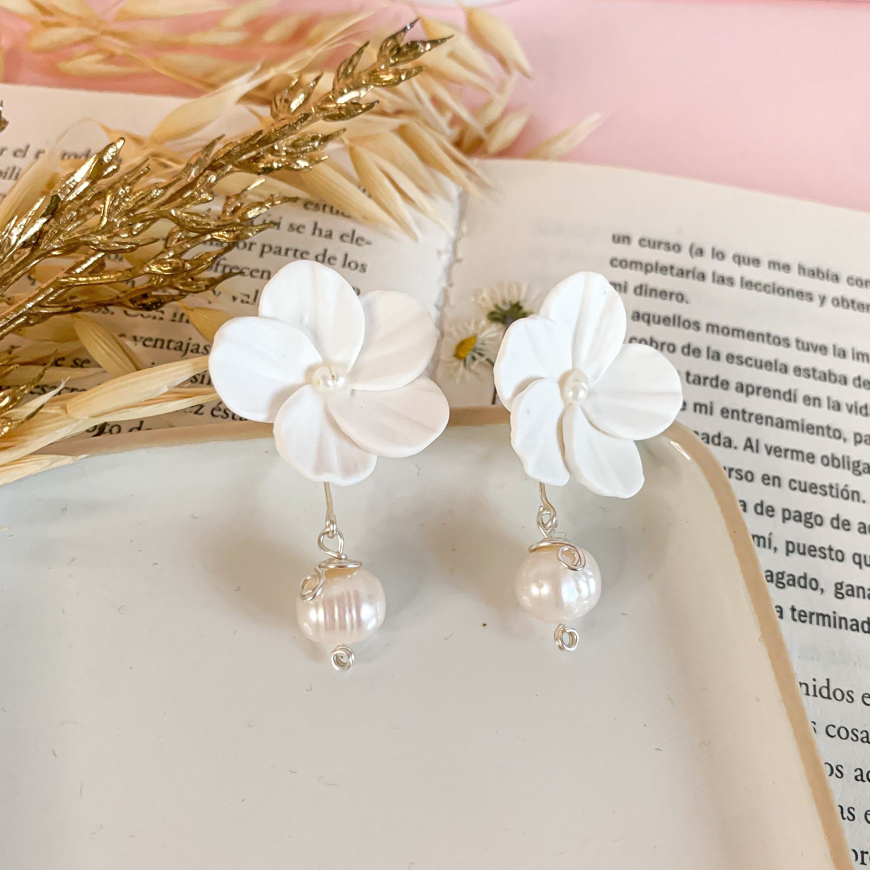 Bella- White flower earrings with convertibles pearls drops