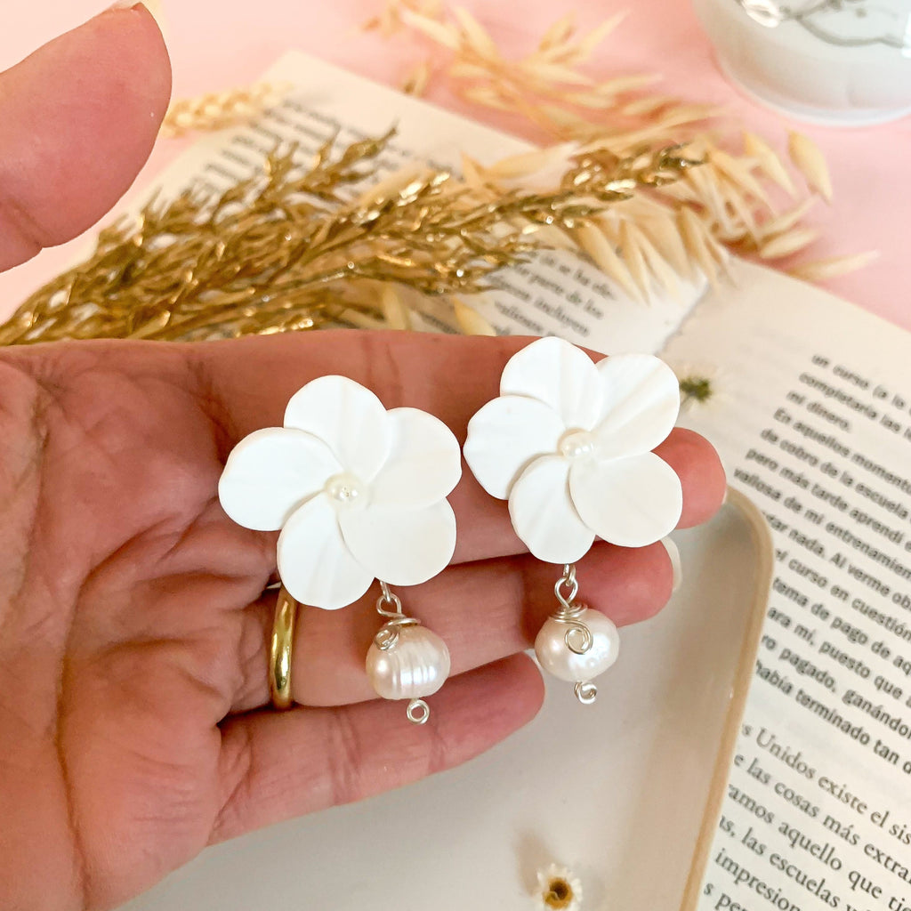 Bella- White flower earrings with convertibles pearls drops