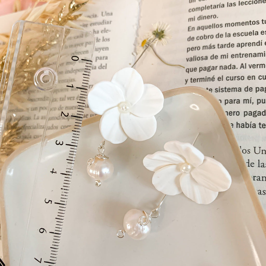 Bella- White flower earrings with convertibles pearls drops