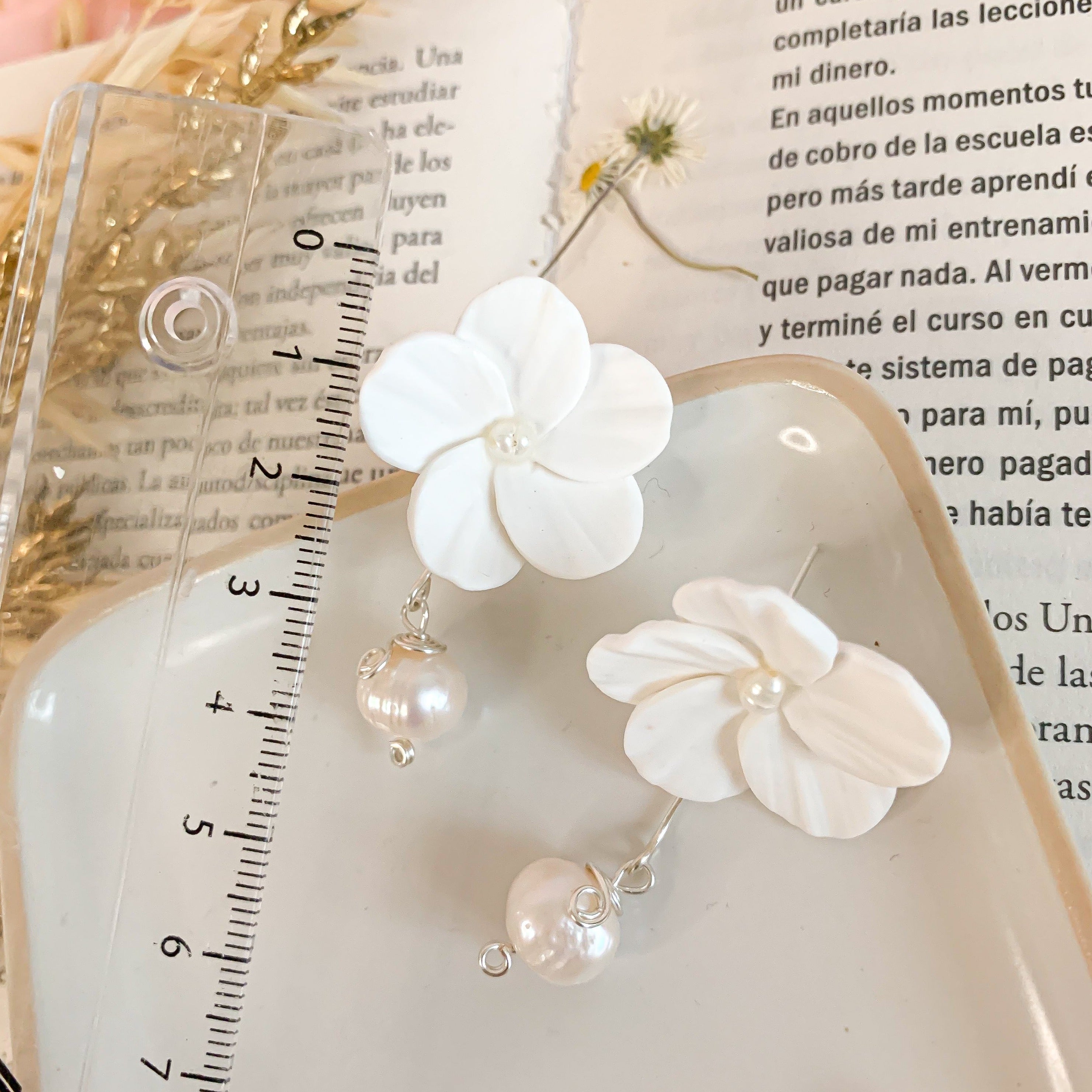 Bella- White flower earrings with convertibles pearls drops