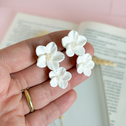 Aria-White Flower Bridal Earrings with Pearl drop