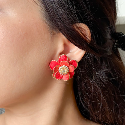 Fiorella - Red flower earrings with crystal beads in the middle