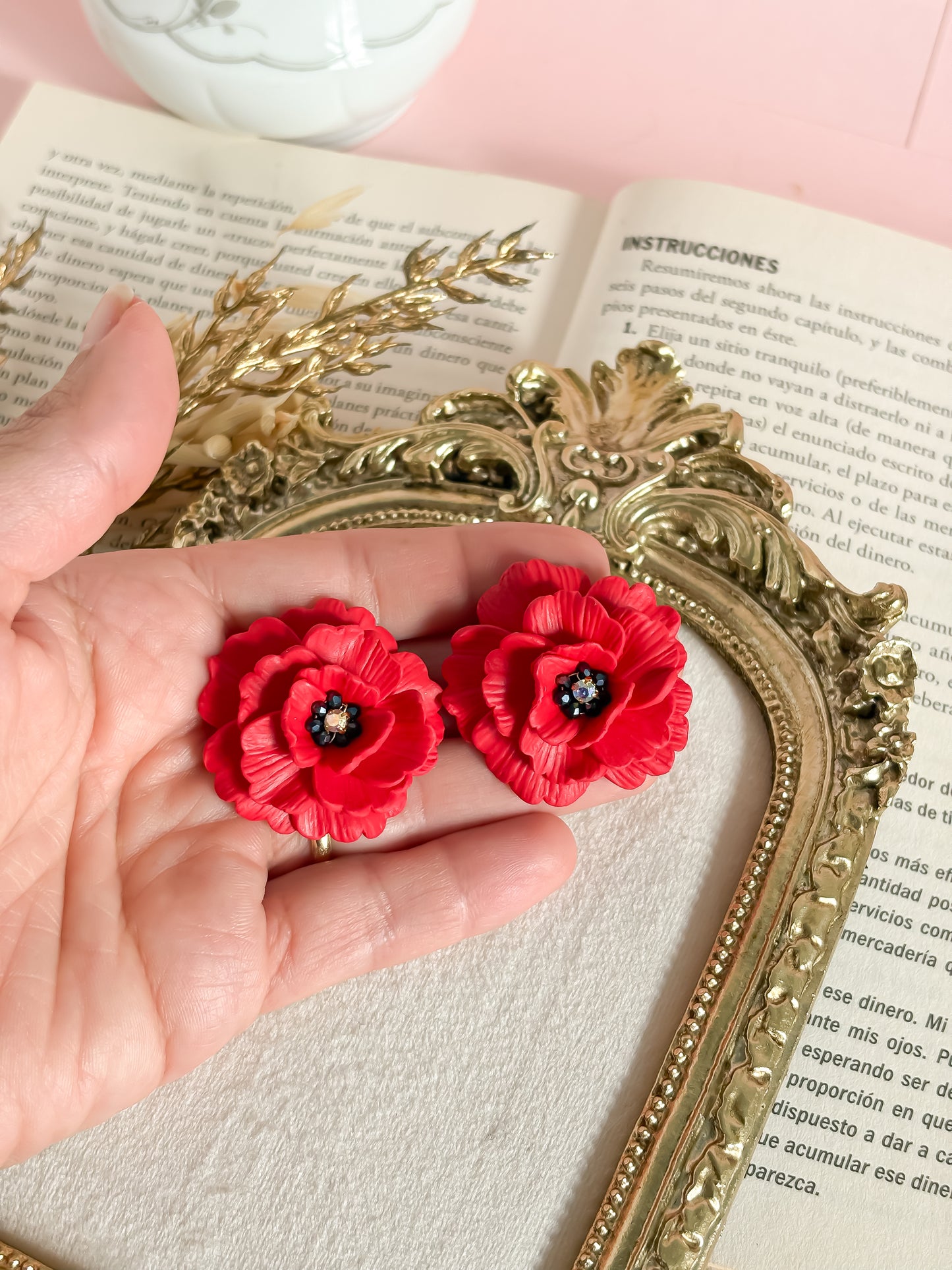 Fiorella- Rode Bloem Statement Oorbellen in klei - Handgemaakte Zomer Huwelijkssieraden voor Vrouwen