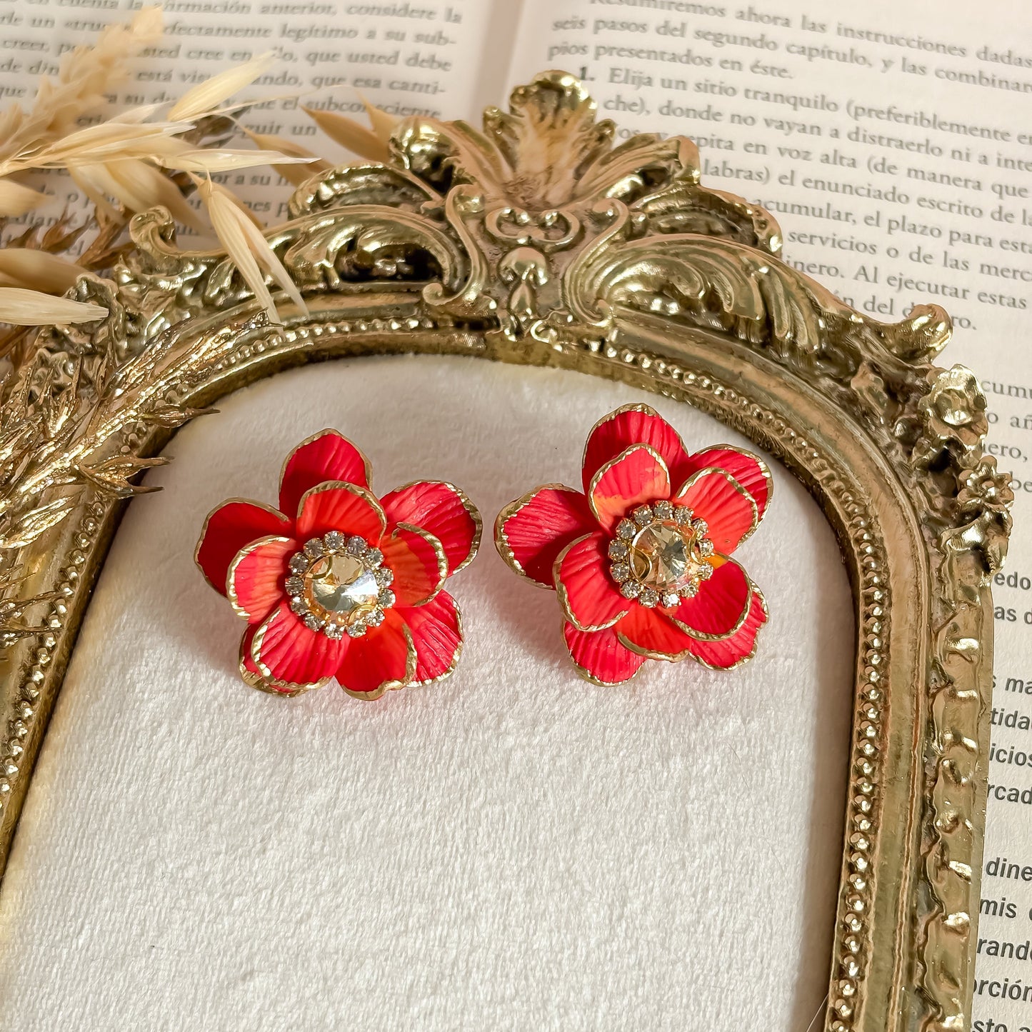 Fiorella - Red flower earrings with crystal beads in the middle