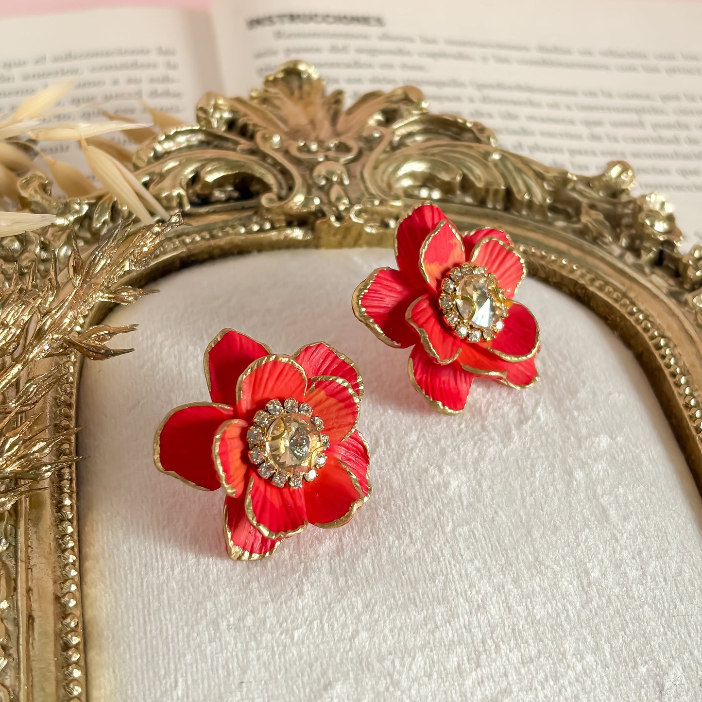 Fiorella - Red flower earrings with crystal beads in the middle