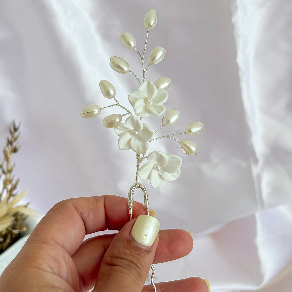 Handmade bridal flower and pearls hairpin