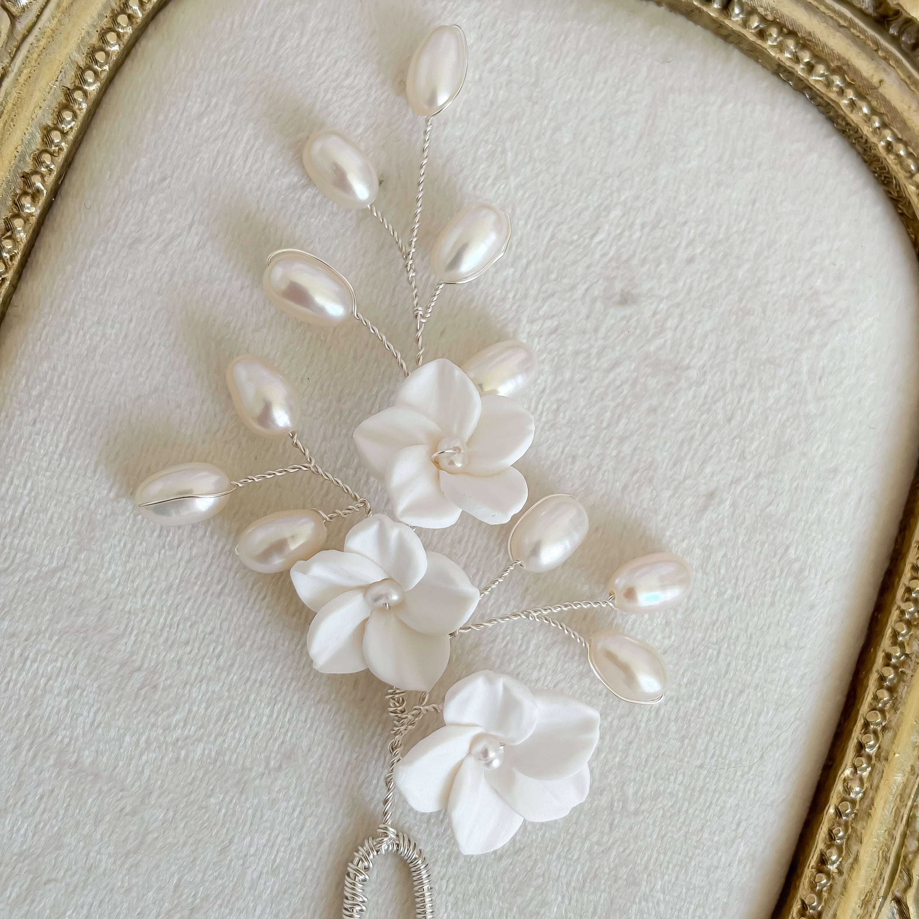 Handmade bridal flower and pearls hairpin
