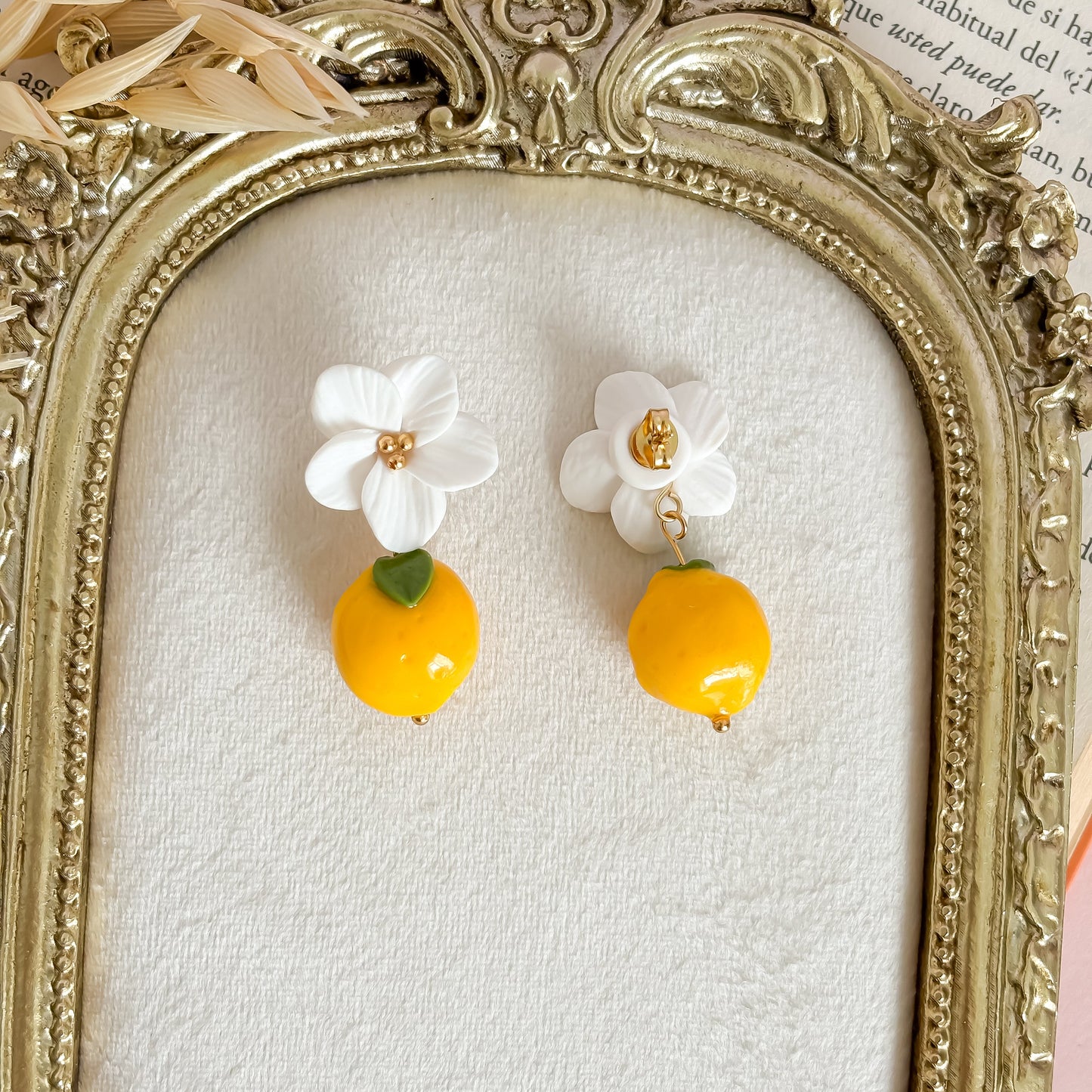 Siciliani lemon blossom earrings with white flowers
