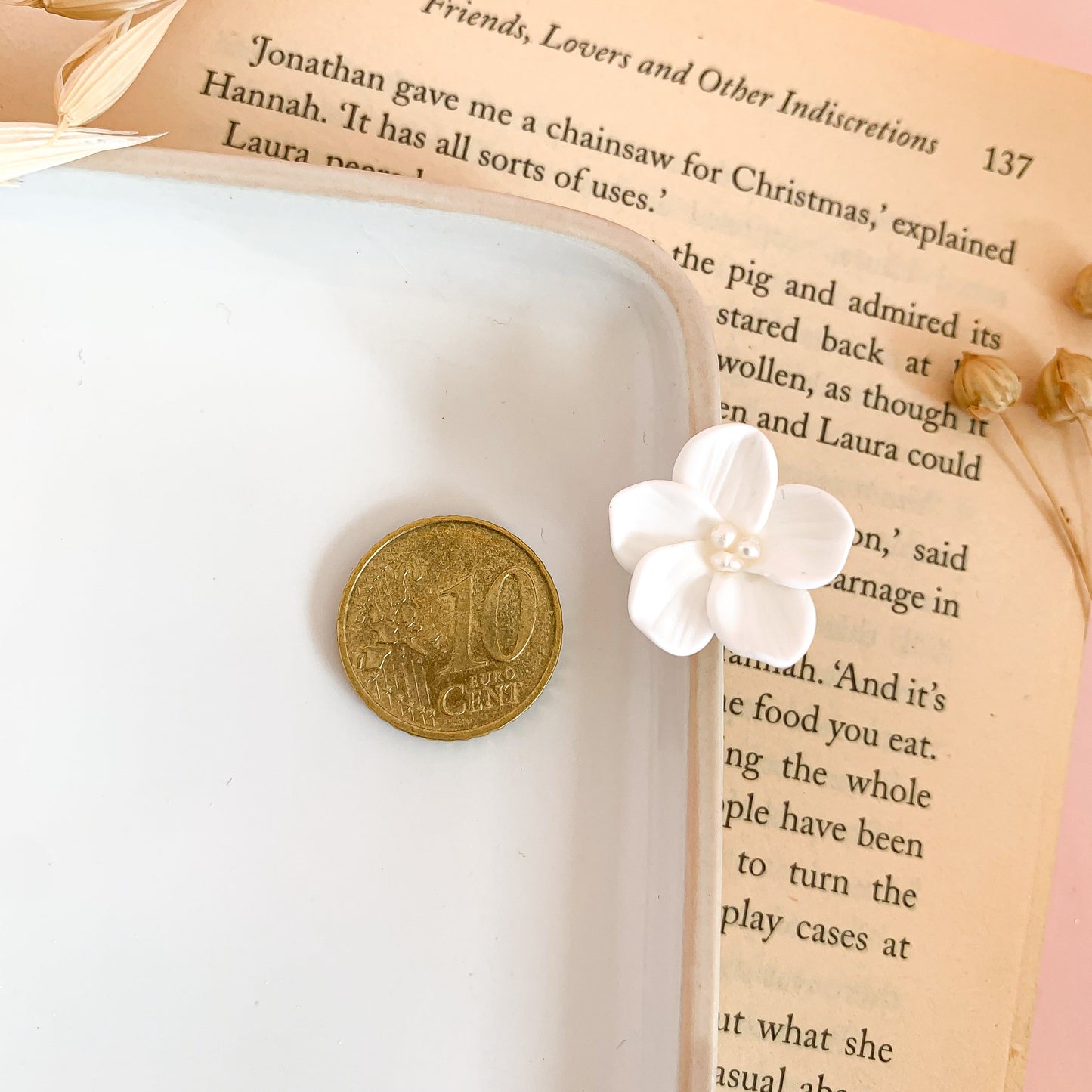 Dainty white flower stud earrings for brides