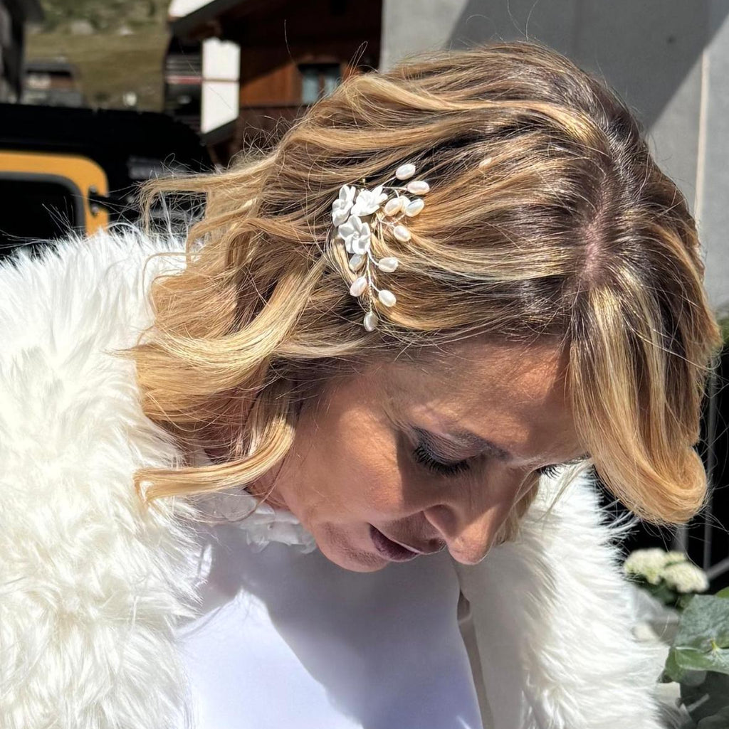 Handmade bridal flower and pearls hairpin