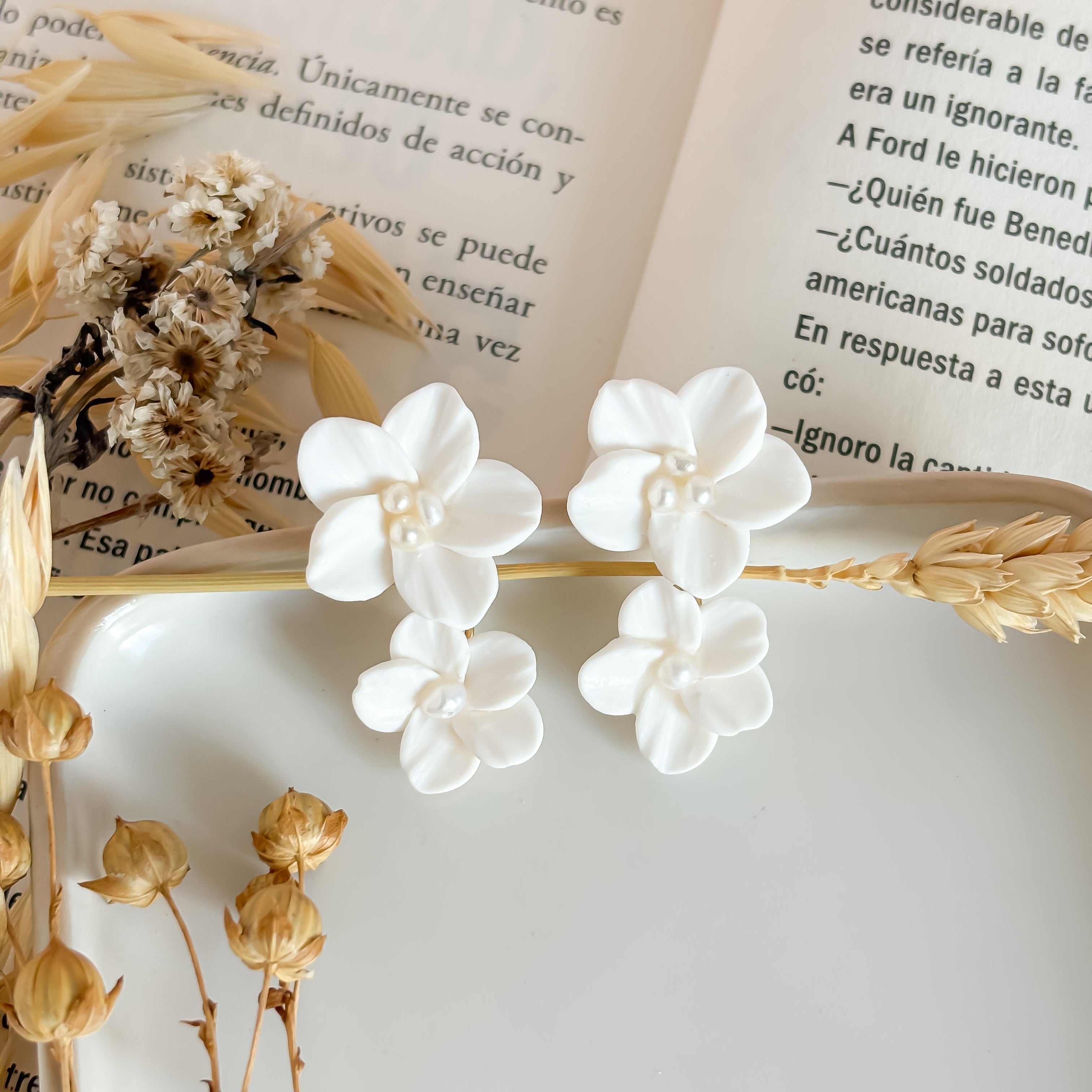 Witte Bloem Bruids Oorbellen