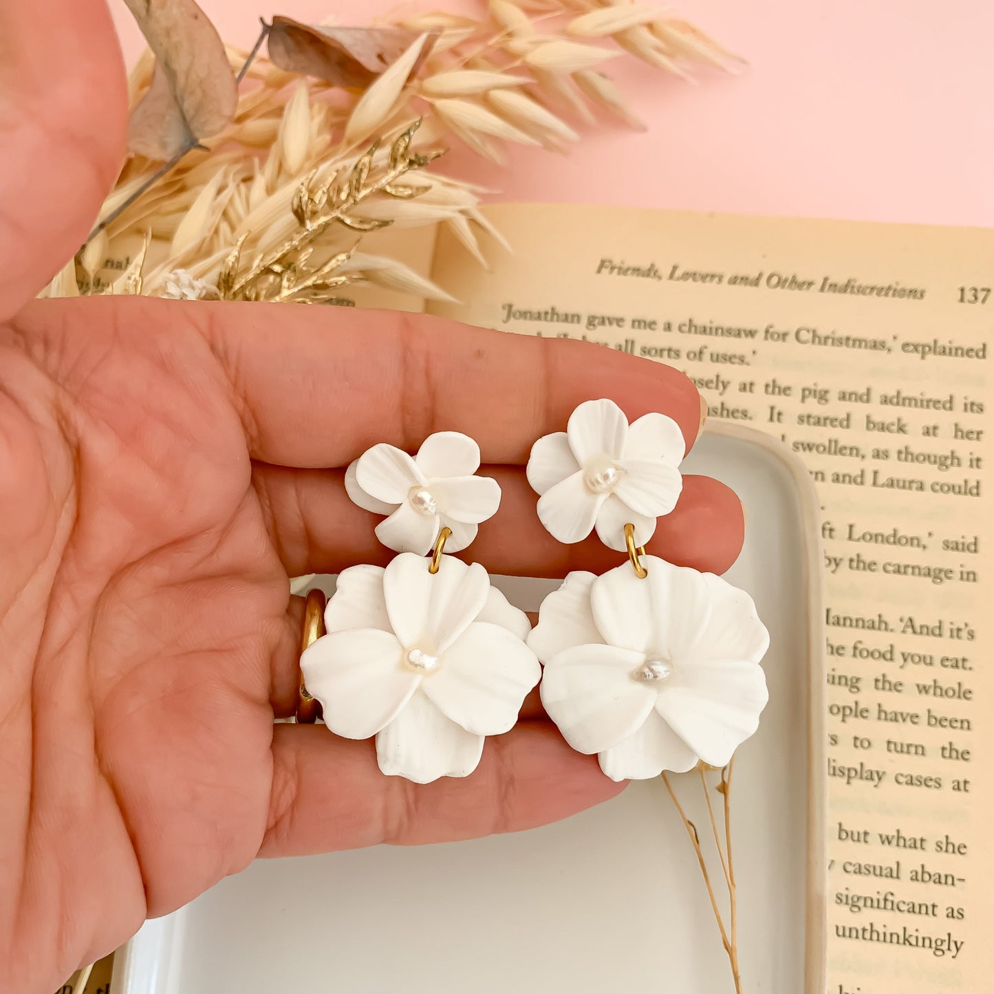 hand measurement of double flower earrings